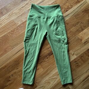 Beyond yoga High waisted Capri legging in heather green